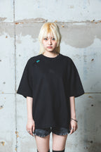 {IIII} 刺繍Tシャツ | The Fourth Boundary